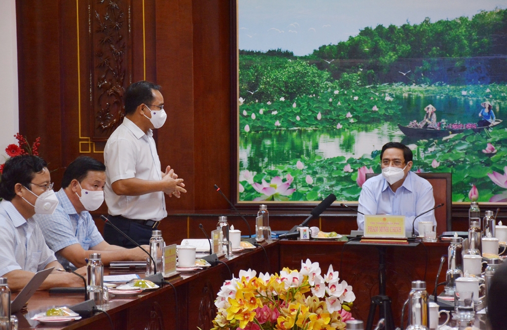 Thủ tướng Phạm Minh Chính thăm và kiểm tra công tác phòng chống dịch tại Khu công nghiệp Thuận Đạo - Long An