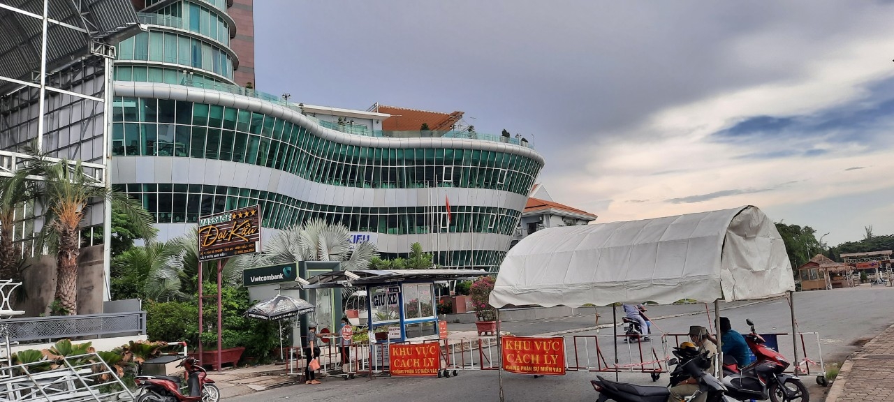 Cần Thơ: Phong tỏa Khách sạn Ninh Kiều Riverside