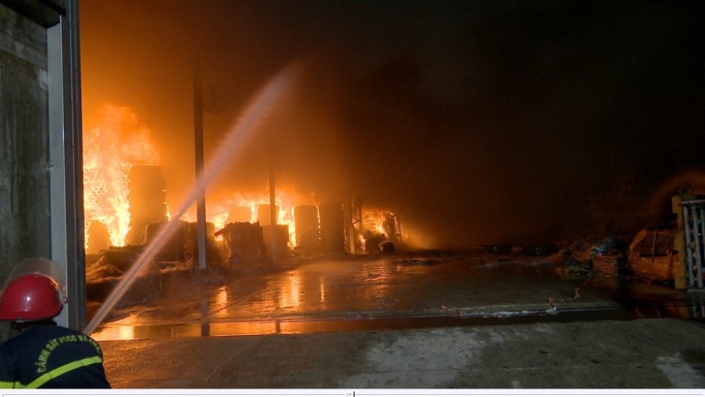 Quảng Ninh: Hỏa hoạn ở Khu công nghiệp “vắng” hệ thống cứu hỏa tại chỗ?