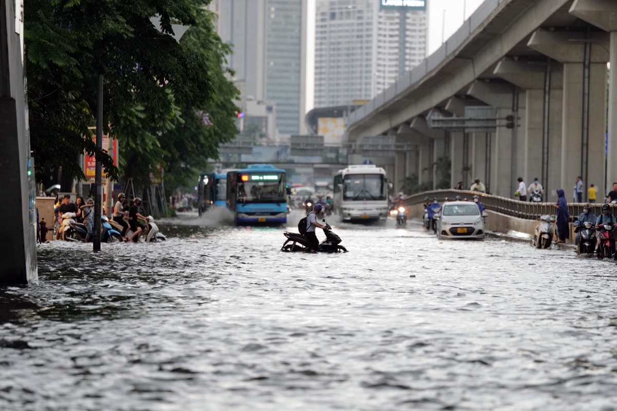 Hà Nội: Tập trung nguồn lực, triển khai sớm các dự án nhằm “chống ngập” trước mùa mưa bão