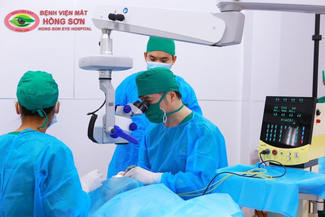 Hà Nội: Bệnh viện mắt Hồng Sơn mổ mắt miễn phí cho người dân thường trú tại phường Đại Kim