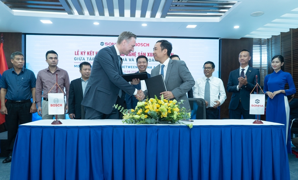 Tập đoàn Sơn Hà ký kết với Bosch phát triển công nghệ sản xuất xe máy điện