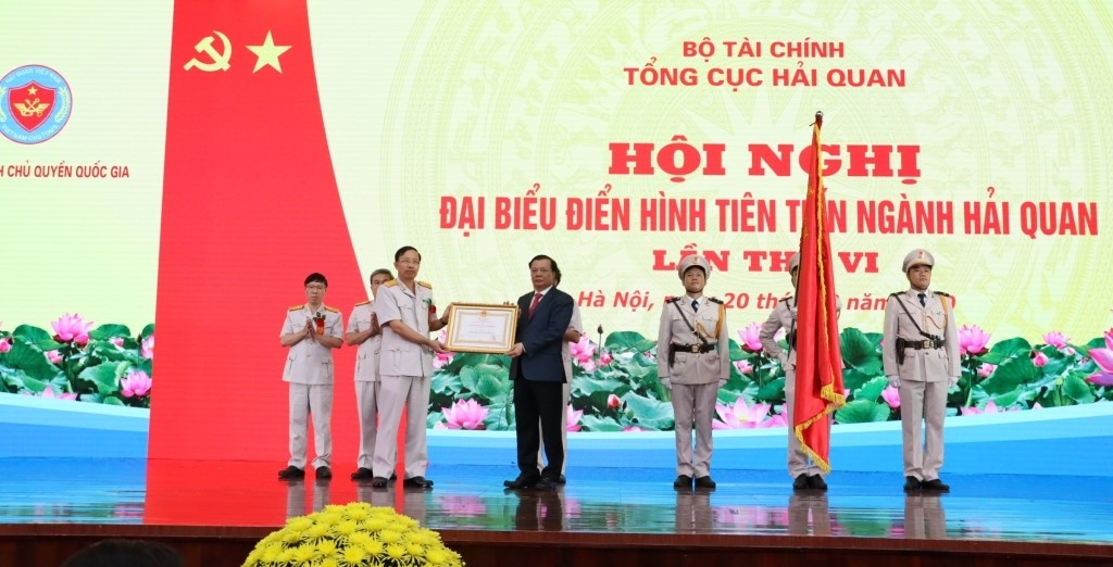 Tiếp tục xây dựng và phát triển Hải quan Việt Nam “Chuyên nghiệp - Minh bạch - Hiệu quả”
