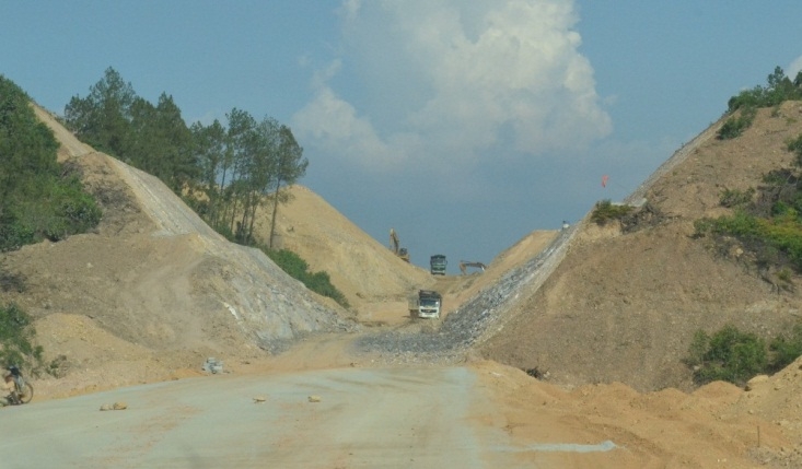 Thừa Thiên – Huế: Dự án cao tốc Cam Lộ - La Sơn nguy cơ chậm tiến độ