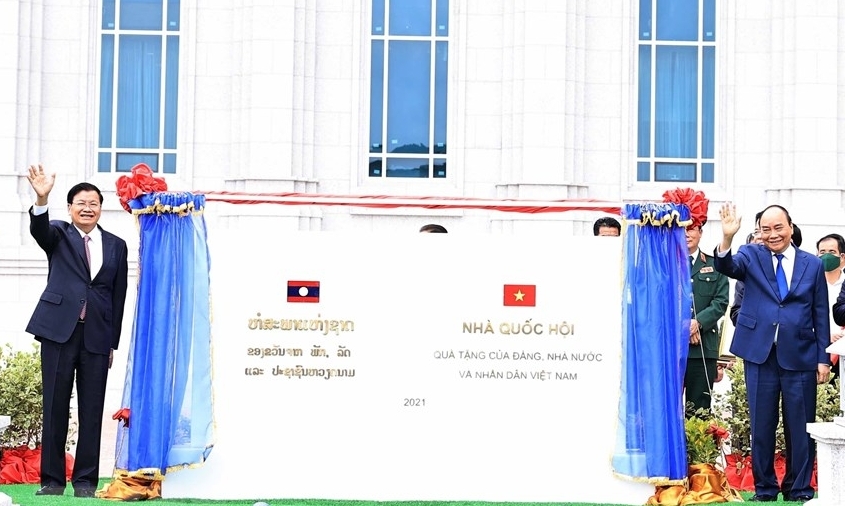 Bàn giao công trình Nhà Quốc hội Lào