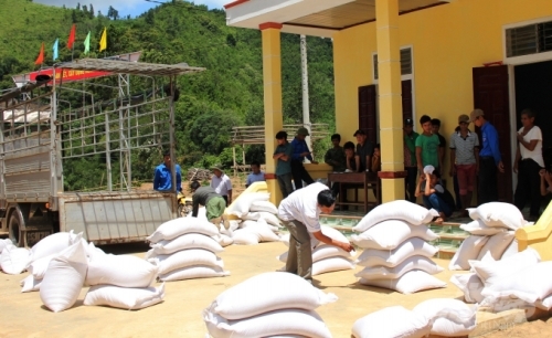 Chính phủ cấp hơn 130.000 tấn gạo hỗ trợ người dân