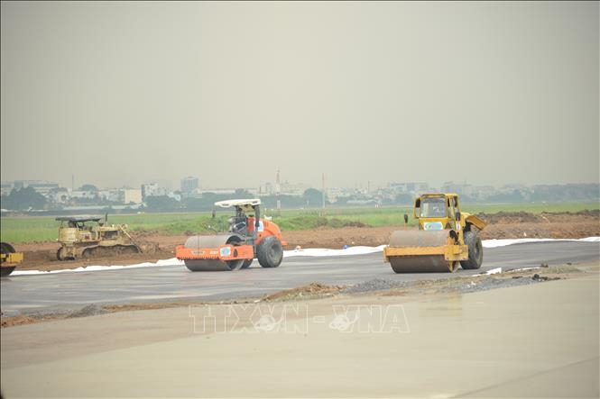 de xuat thi cong tro lai du an nang cap duong bang san bay tan son nhat