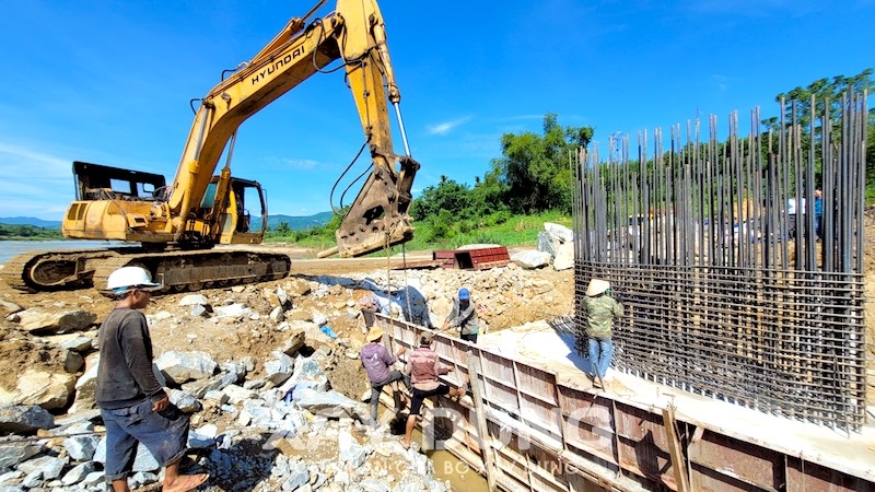 Quảng Ngãi: Huyện Sơn Hà đẩy nhanh tiến độ công trình khắc phục cầu Sơn Giang - Sơn Linh