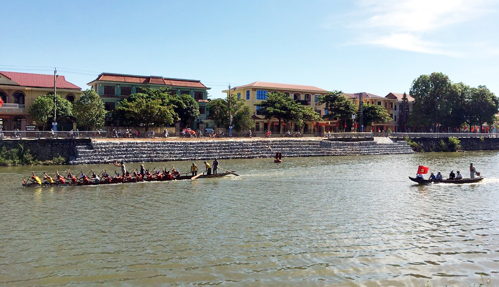Quảng Bình: Buộc nhà thầu thi công khắc phục kè sông Kiến Giang bị sập đổ
