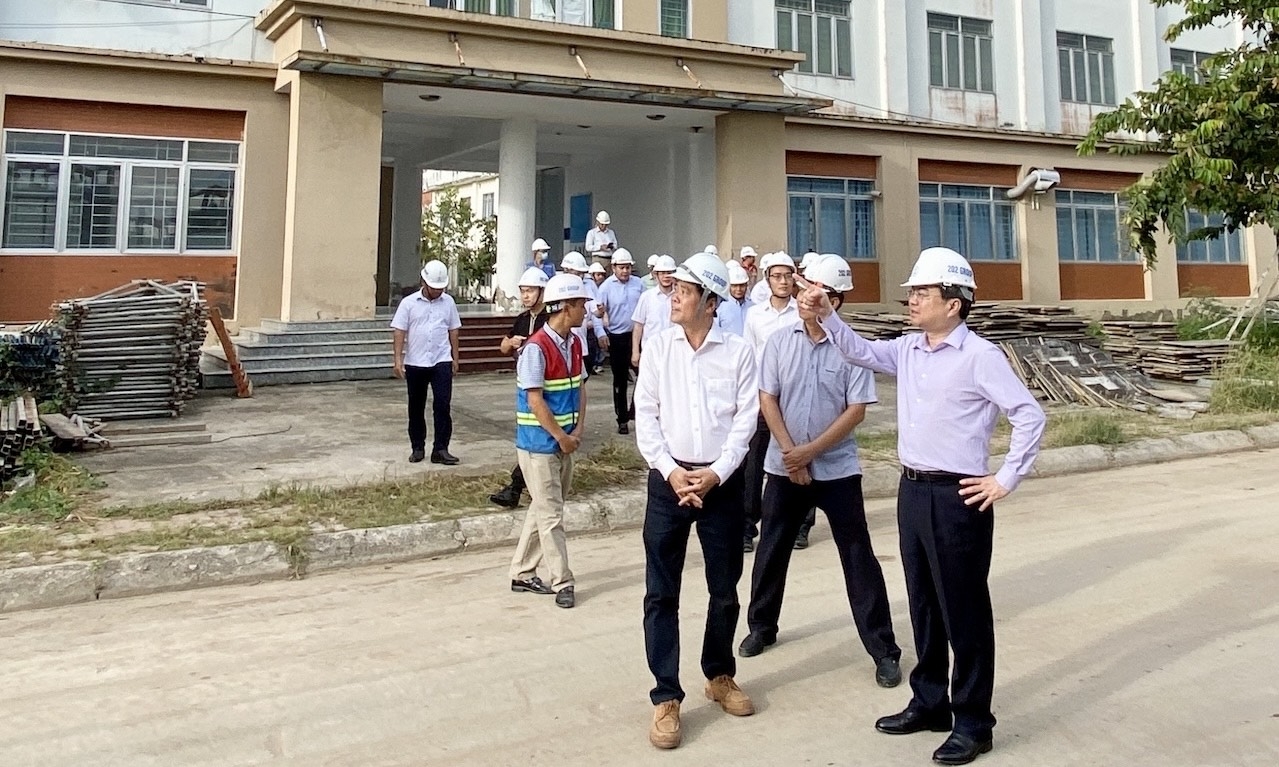 Bộ trưởng Nguyễn Thanh Nghị làm việc với Trường Đại học Xây dựng Miền Tây