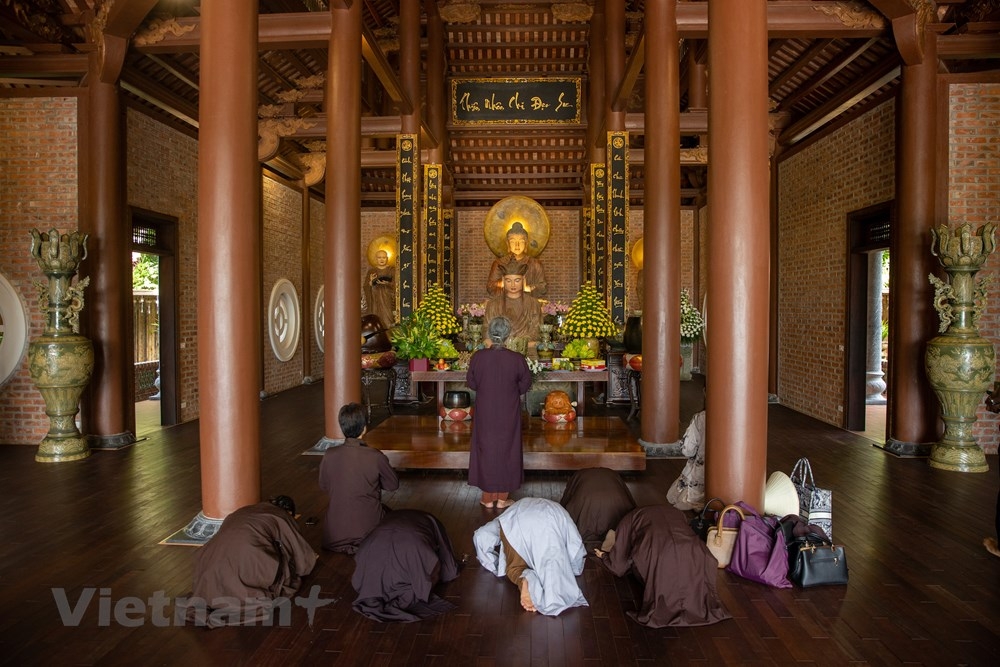 kham pha dia tang phi lai tu ngoi chua dep quen loi ve o ha nam