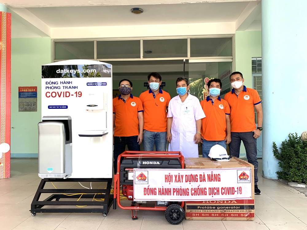 Hội Xây dựng Đà Nẵng: Hỗ trợ thiết bị cho bệnh viện trong phòng, chống dịch Covid-19
