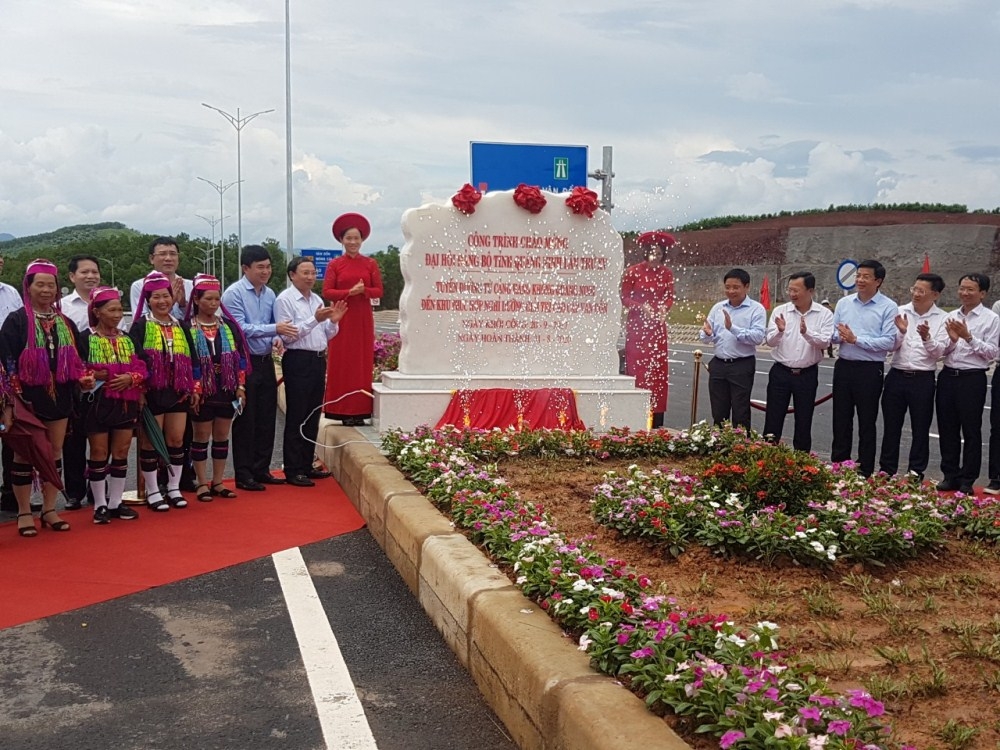Quảng Ninh: Công trình chào mừng Đại hội Đảng bộ tỉnh gần gũi với người dân