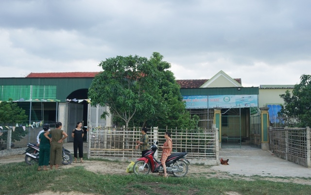 hang chuc ho dan lang chai song treo tren dat tai dinh cu