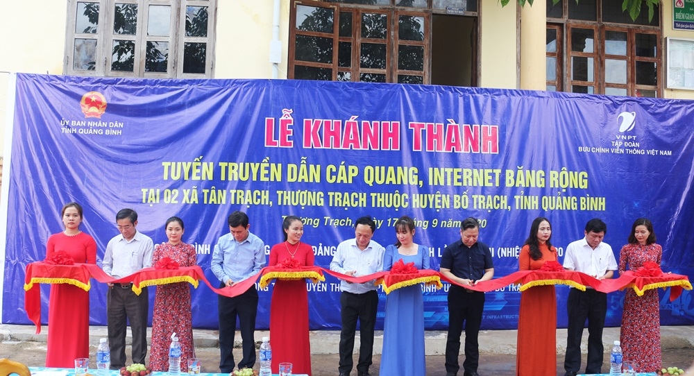Quảng Bình: Đưa hệ thống cáp quang Internet đến với 2 xã vùng biên giới