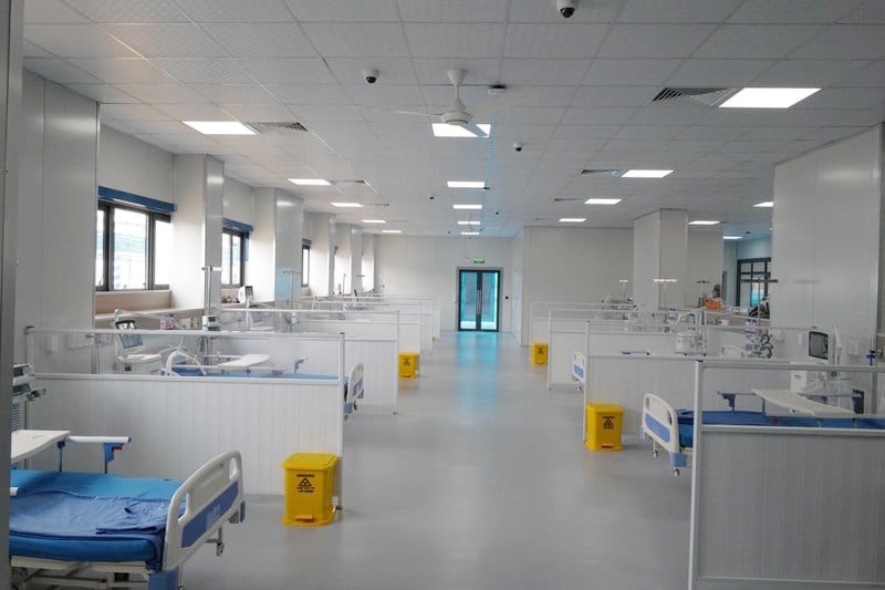 Rạng Đông cung cấp hệ thống và giải pháp chiếu sáng cho Bệnh viện dã chiến điều trị bệnh nhân Covid-19