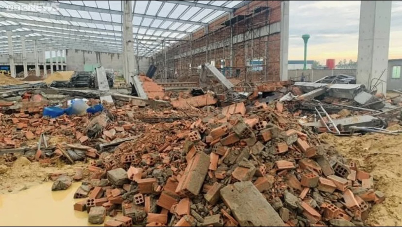 Bình Định: Sập tường nhà máy Khu công nghiệp Nhơn Hoà, 9 người thương vong