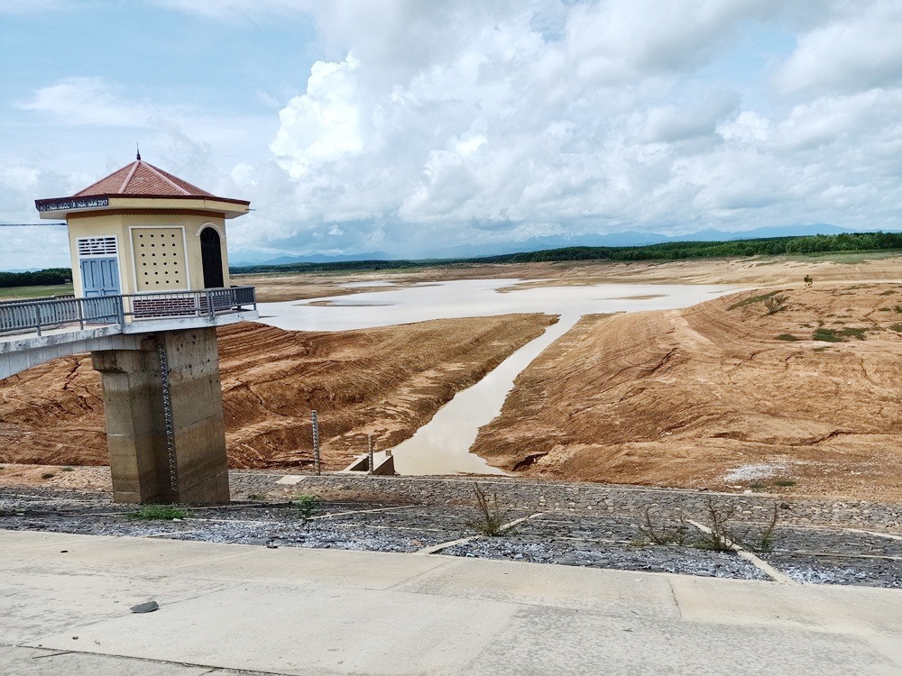 Quảng Trị: Hàng loạt hồ chứa “khát” nước giữa mùa mưa
