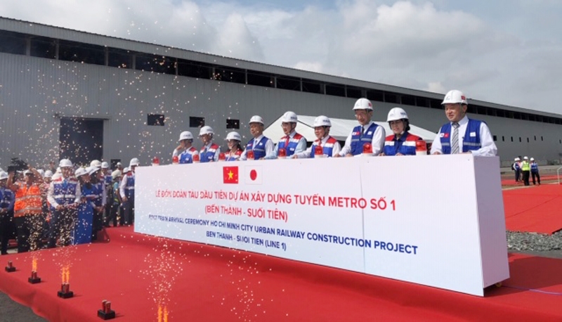 Thành phố Hồ Chí Minh: Ra mắt đoàn tàu đầu tiên của tuyến Metro số 1