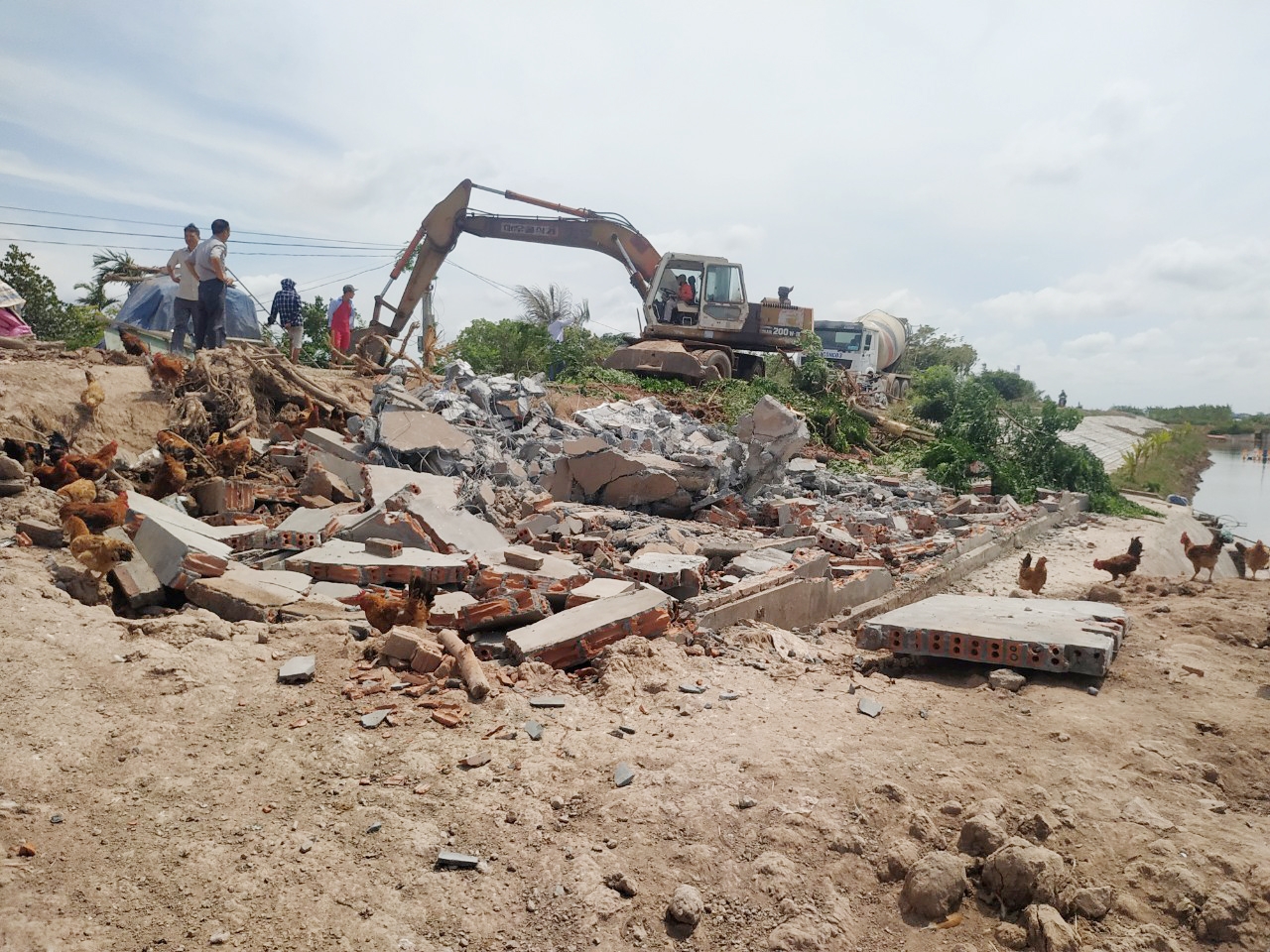 Thái Bình: Gánh nặng “trầm kha”công trình xây dựng trái phép trên đê