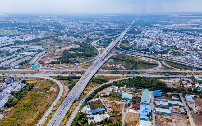 Đầu tư xây dựng đường cao tốc Thành phố Hồ Chí Minh - Mộc Bài