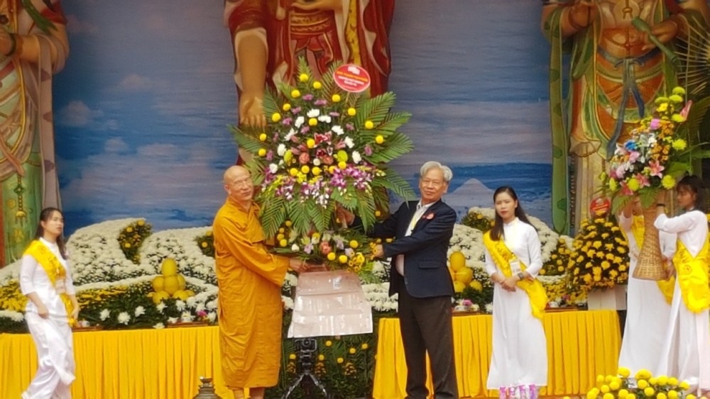 Quảng Ninh: Chùa Ba Vàng gắn lễ hội với hoạt động từ thiện