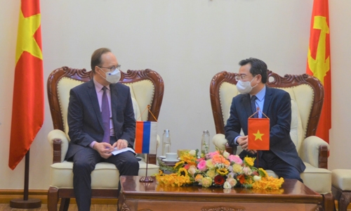 Bộ trưởng Nguyễn Thanh Nghị tiếp Đại sứ Liên Bang Nga
