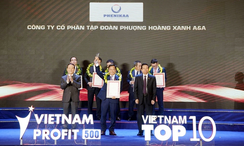 Phenikaa được tôn vinh 29/50 Doanh nghiệp lợi nhuận xuất sắc nhất Việt Nam năm 2022