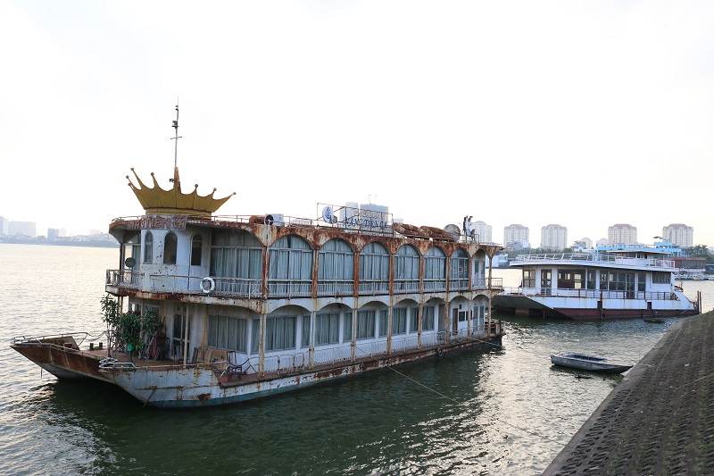 Hà Nội: Các bến du thuyền “hoang tàn” trên mặt nước hồ Tây