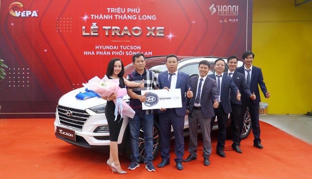 son ha noi trao xe hyundai tucson cho khach hang tai binh phuoc