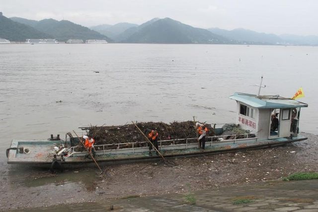 Trung Quốc gánh hệ lụy vì đập thủy điện lớn nhất thế giới