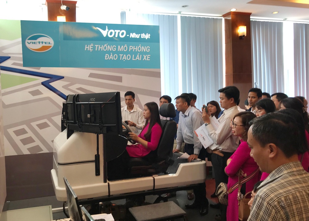 Lần đầu tiên Việt Nam có hệ thống mô phỏng đào tạo lái xe ôtô chuẩn quốc tế do Viettel sản xuất