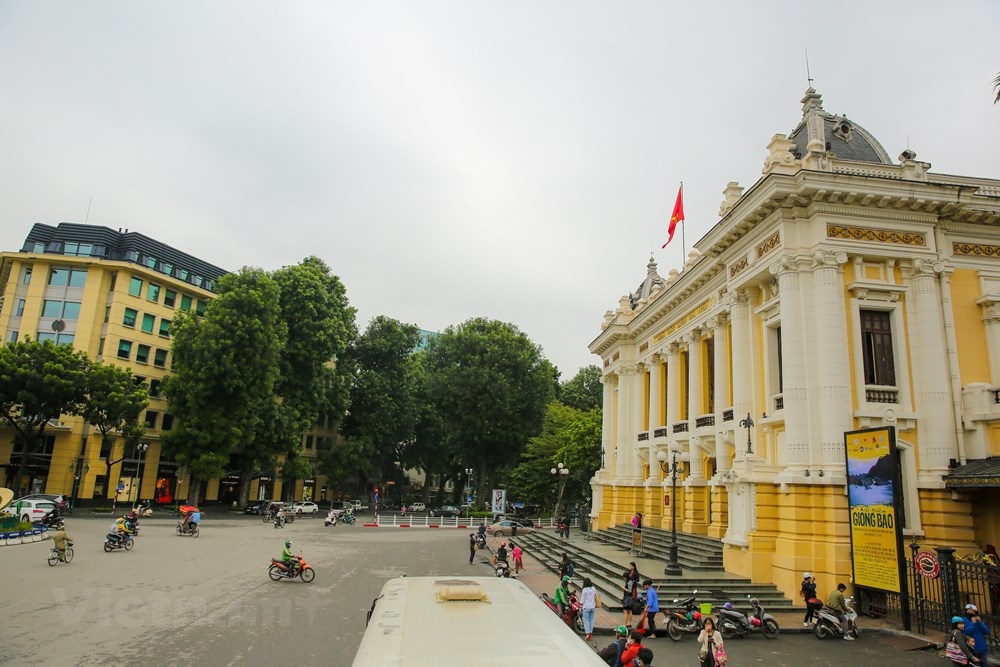 co mot ha noi khac la tu goc nhin tren xe buyt du lich 2 tang