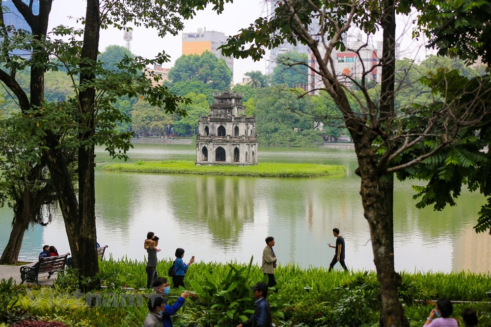 co mot ha noi khac la tu goc nhin tren xe buyt du lich 2 tang