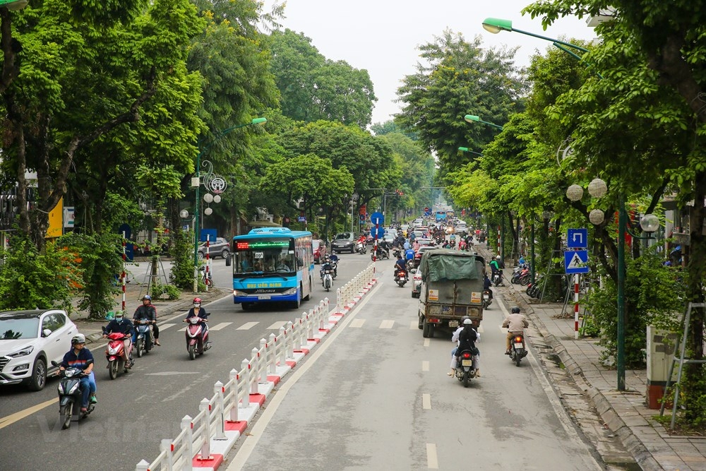 co mot ha noi khac la tu goc nhin tren xe buyt du lich 2 tang