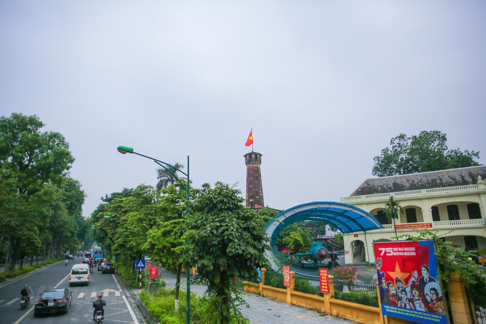 co mot ha noi khac la tu goc nhin tren xe buyt du lich 2 tang