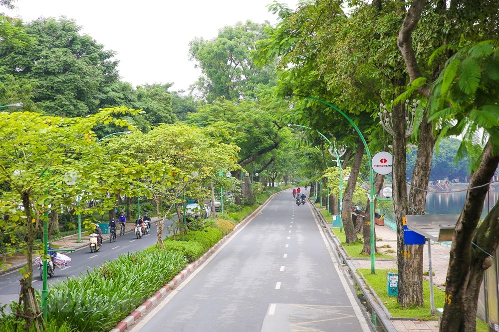 co mot ha noi khac la tu goc nhin tren xe buyt du lich 2 tang