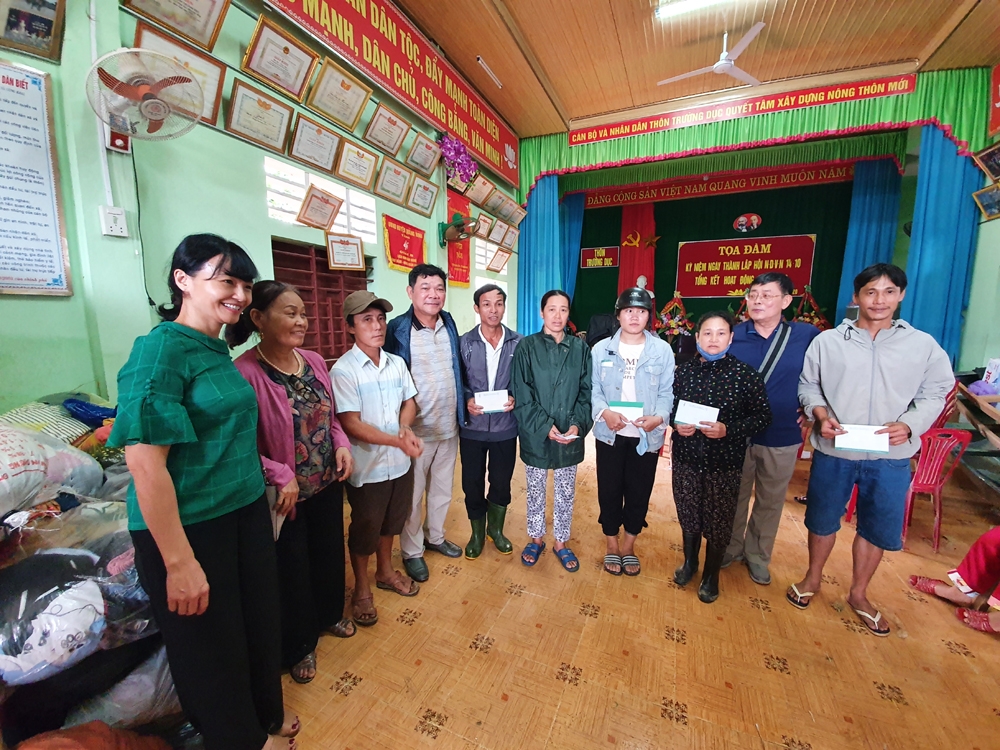 Tổng Công ty CC1 hỗ trợ nhân dân Quảng Bình khắc phục hậu quả sau lũ lụt
