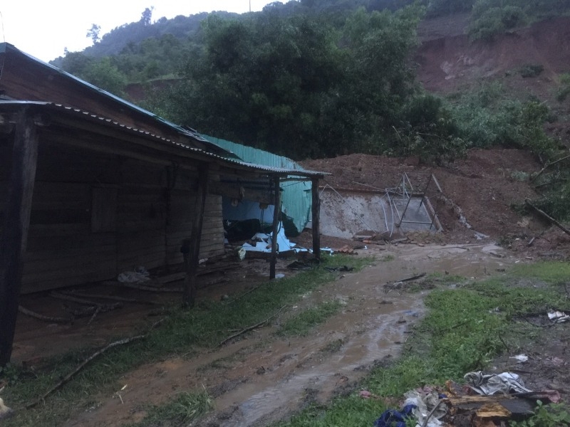 Đắk Lắk: Mưa lớn 3 nhà dân bị đổ sụp, di dời hàng chục hộ dân khẩn cấp