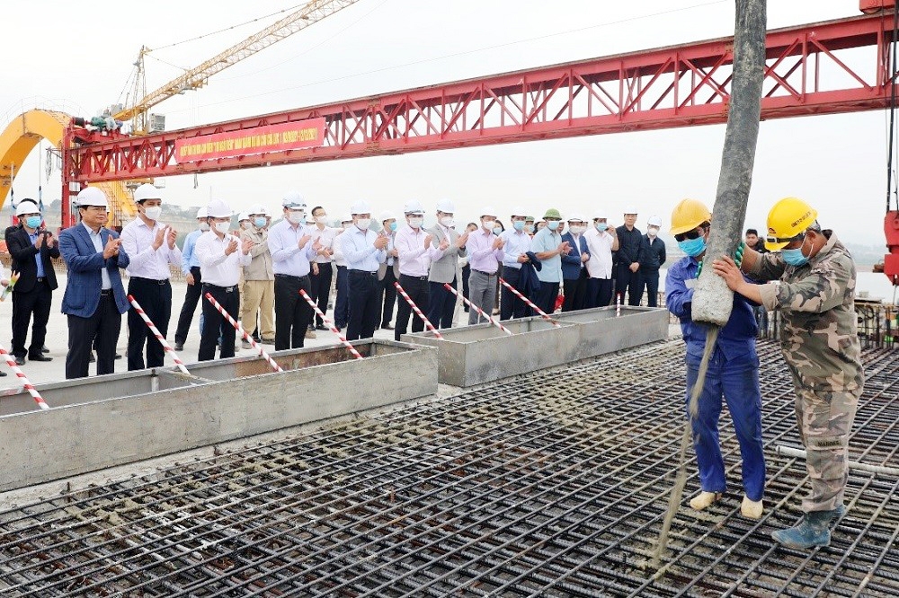 Quảng Ninh: Hợp long cầu Cửa Lục I