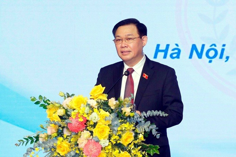 Chủ tịch Quốc hội thăm và chúc mừng Trường Đại học Y Hà Nội nhân ngày Nhà giáo Việt Nam