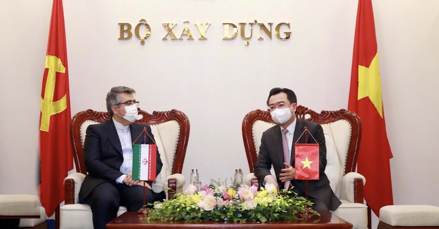 Bộ trưởng Nguyễn Thanh Nghị tiếp Đại sứ Iran tại Việt Nam