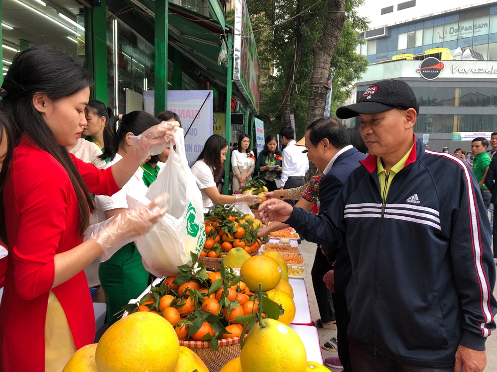 Khai trương gian hàng nông sản chủ lực Bắc Giang tại Hà Nội