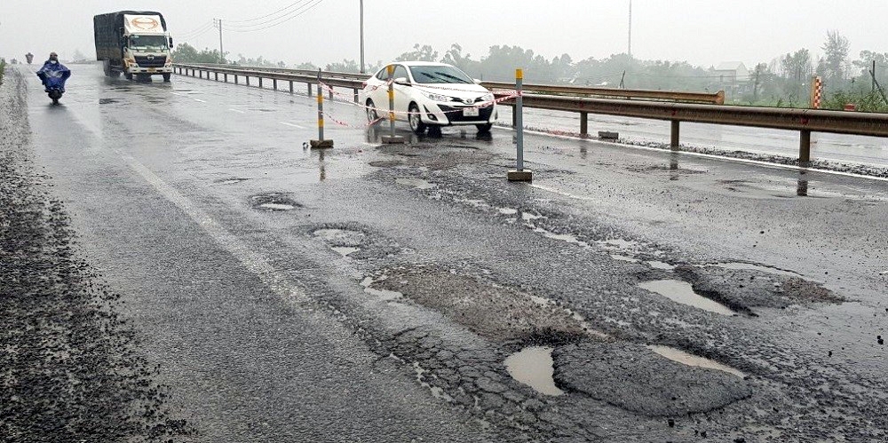 Thừa Thiên - Huế: Quốc lộ 1 vừa sửa chữa xong lại tiếp tục hư hỏng, xuống cấp