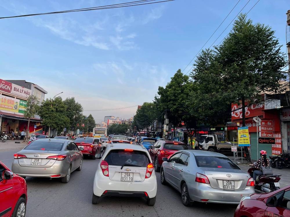 Thành phố Thái Nguyên khan hiếm chỗ đỗ xe