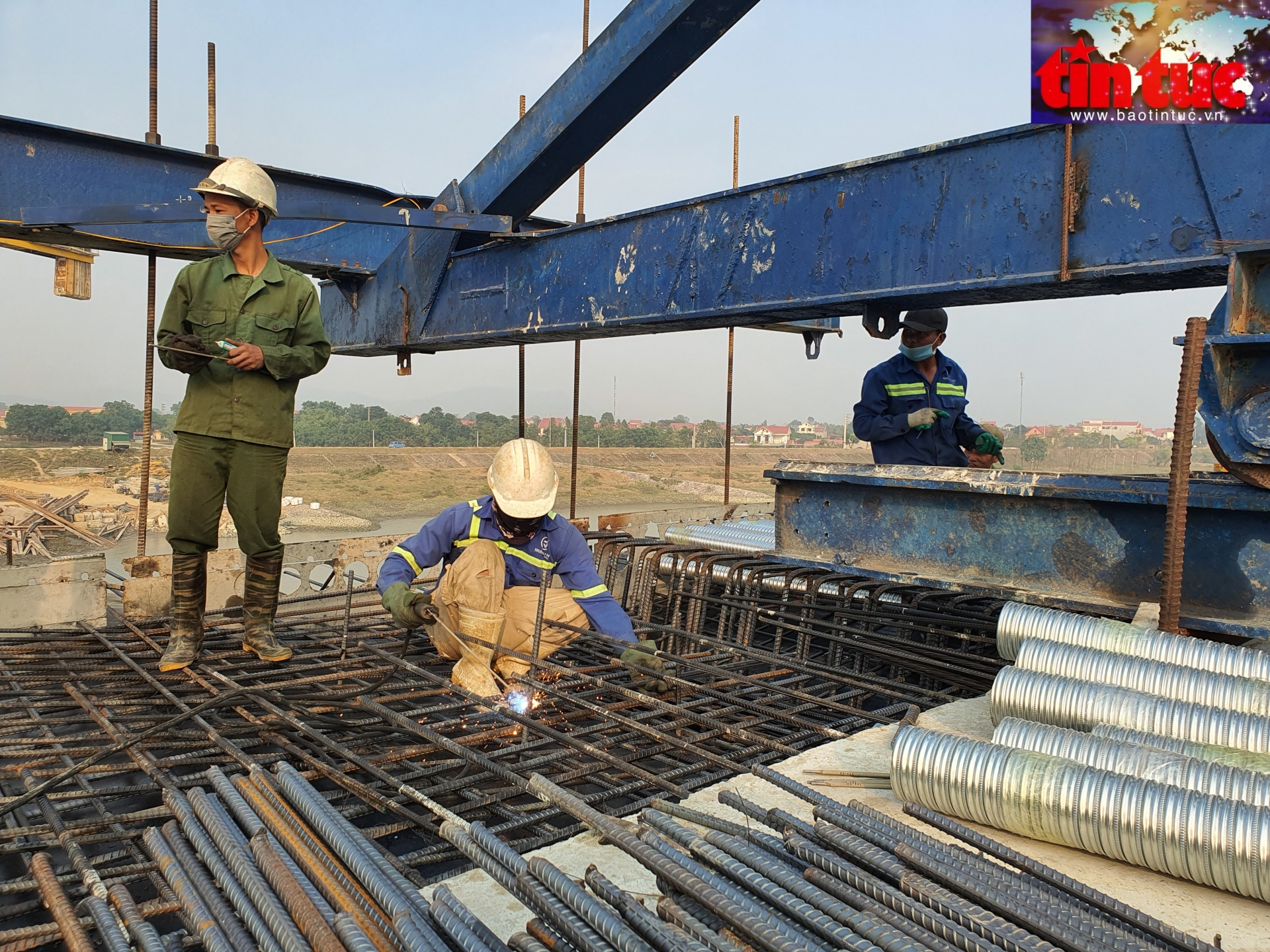 toan canh cao toc mai son quoc lo 45 tren tuyen bac nam tang toc thi cong