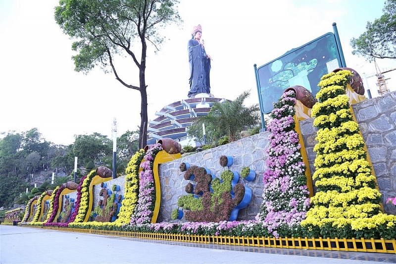 can canh tuong phat ba lon nhat chau a tai tay ninh