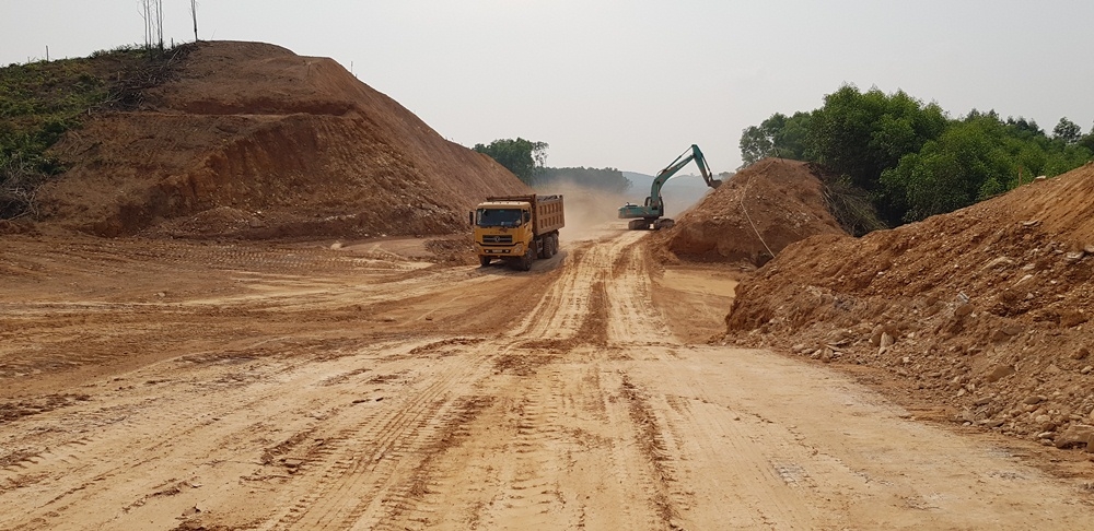 Thừa Thiên – Huế: Có đảm bảo nguồn đất đắp cho Dự án cao tốc Cam Lộ - La Sơn?