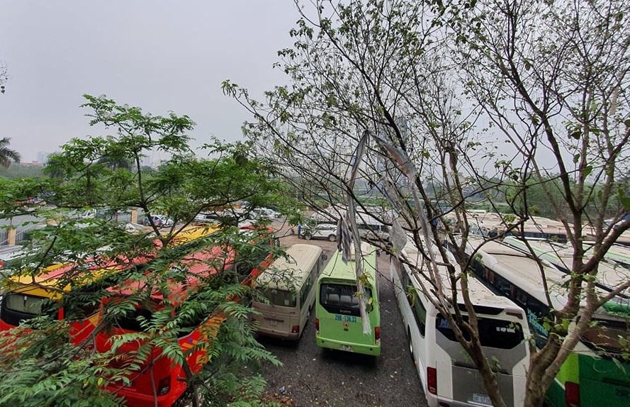 Hoàng Mai (Hà Nội): Cần xử lý dứt điểm bãi xe “khủng” hoạt động không phép tại phường Hoàng Văn Thụ