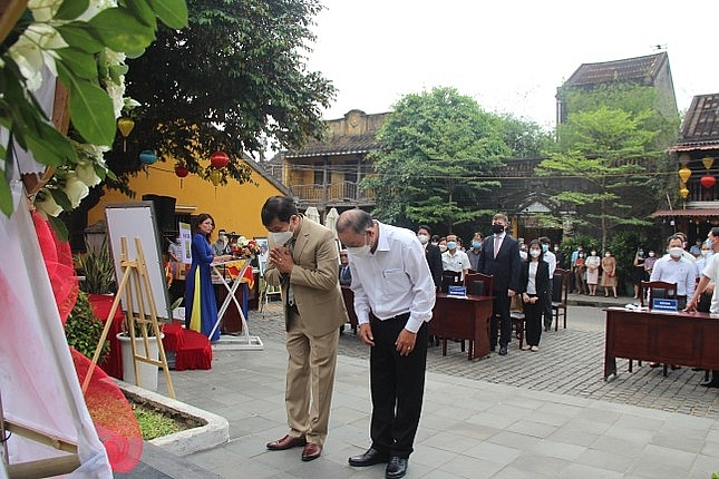 tuong niem kien truc su ba lan co cong dua do thi co hoi an vuon tam di san the gioi